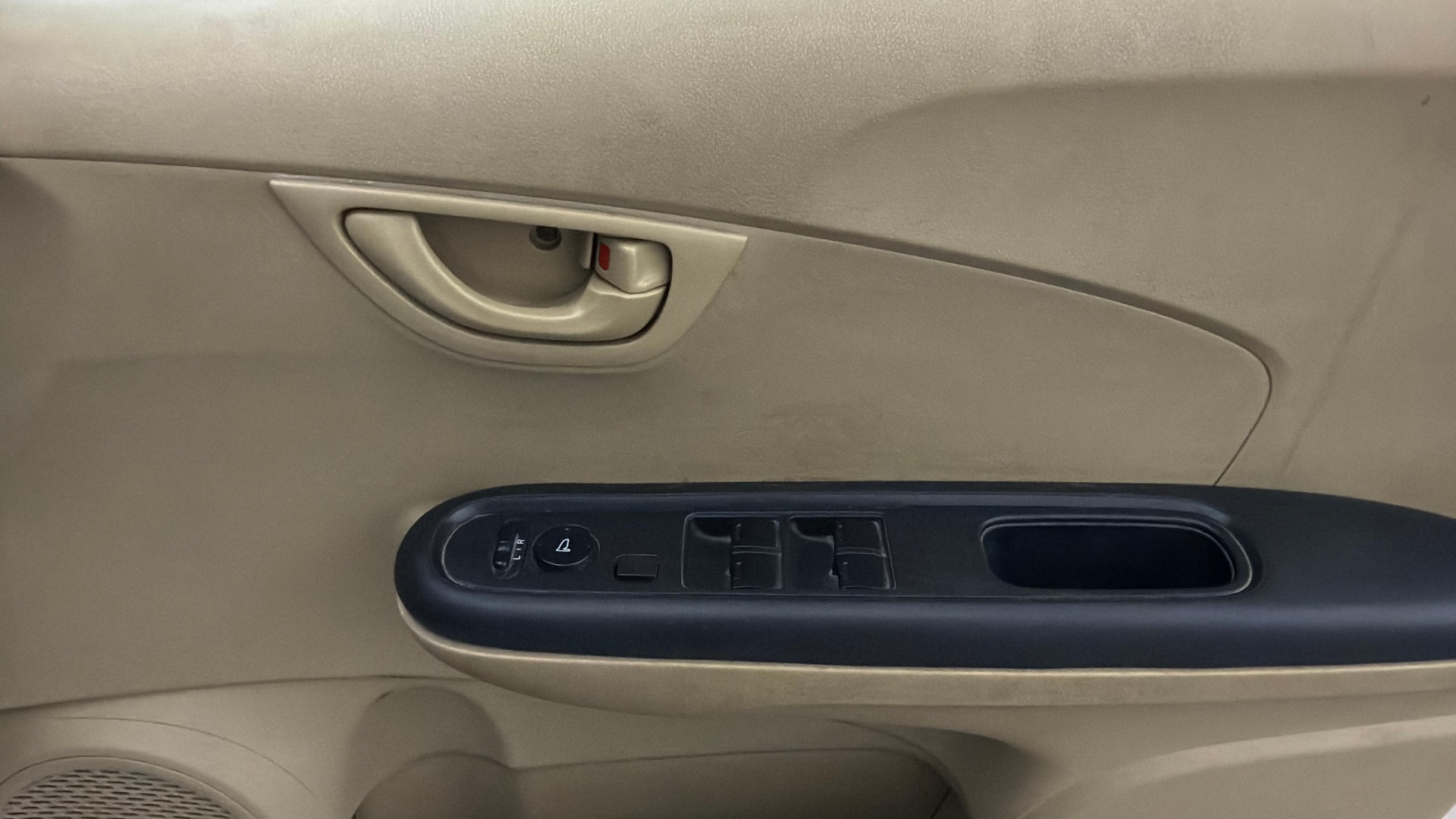 View 2017 Honda Amaze E MT Petrol BS IV Image 32 Used 2017 Honda Amaze E MT Petrol BS IV Image 32