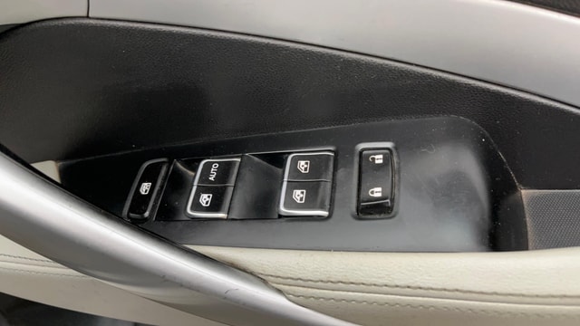View MG Hector Plus Image 40 Used MG Hector Plus Image 40