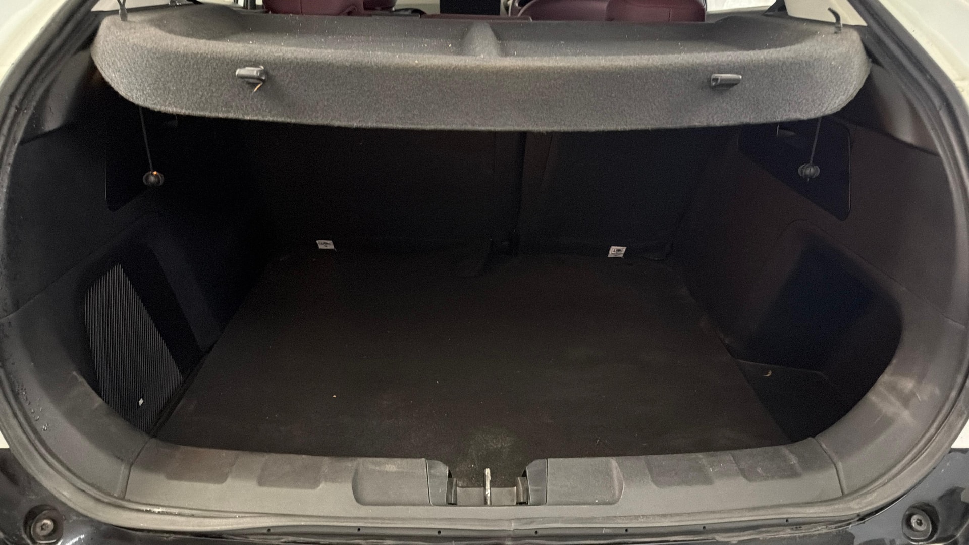 View 2025 Tata Curvv Smart 1.2 Revotron Petrol 6MT Image 11 Used 2025 Tata Curvv Smart 1.2 Revotron Petrol 6MT Image 11