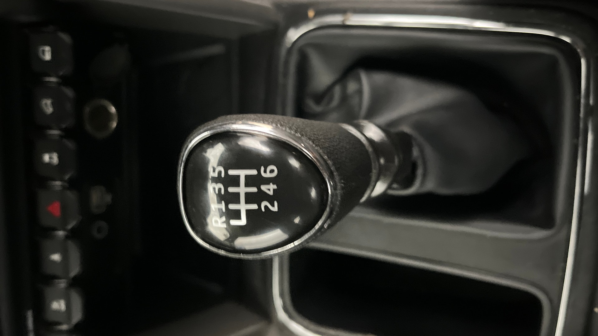 View 2023 Mahindra Thar AX Standard Manual Soft Top 6 Seater Image 37 Used 2023 Mahindra Thar AX Standard Manual Soft Top 6 Seater Image 37