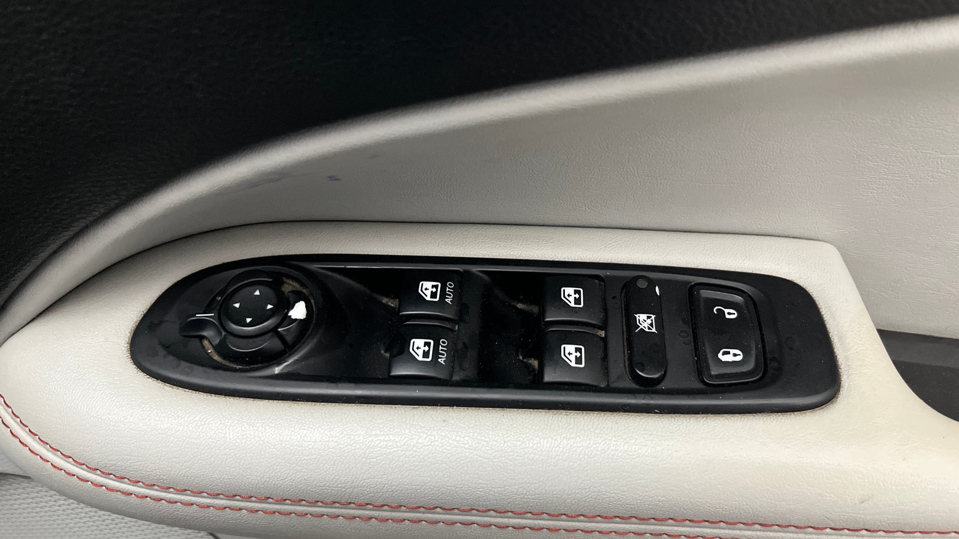 View 2018 Jeep Compass Limited Plus AT Image 39 Used 2018 Jeep Compass Limited Plus AT Image 39