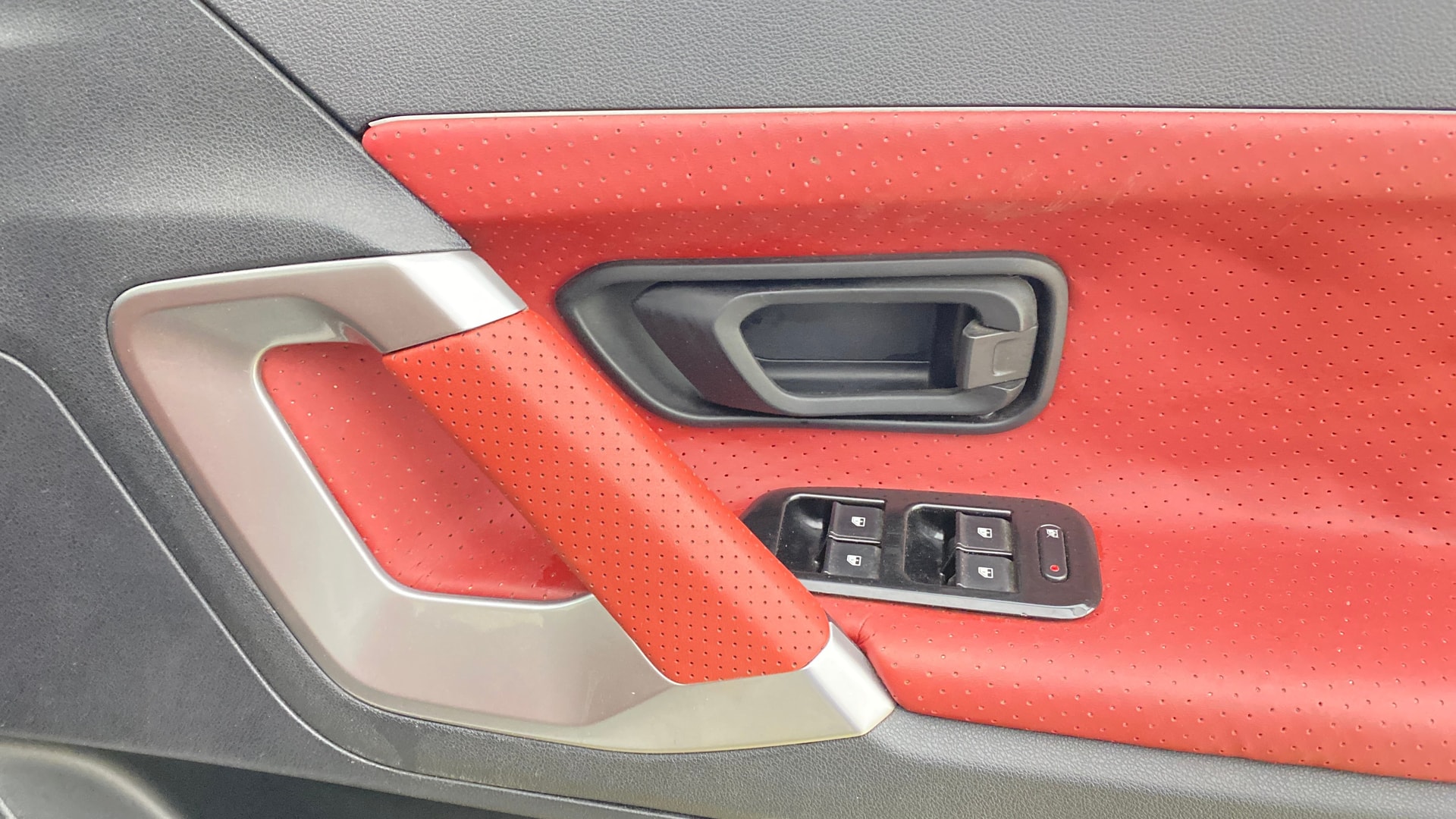 View 2021 Tata Harrier XE Image 38 Used 2021 Tata Harrier XE Image 38
