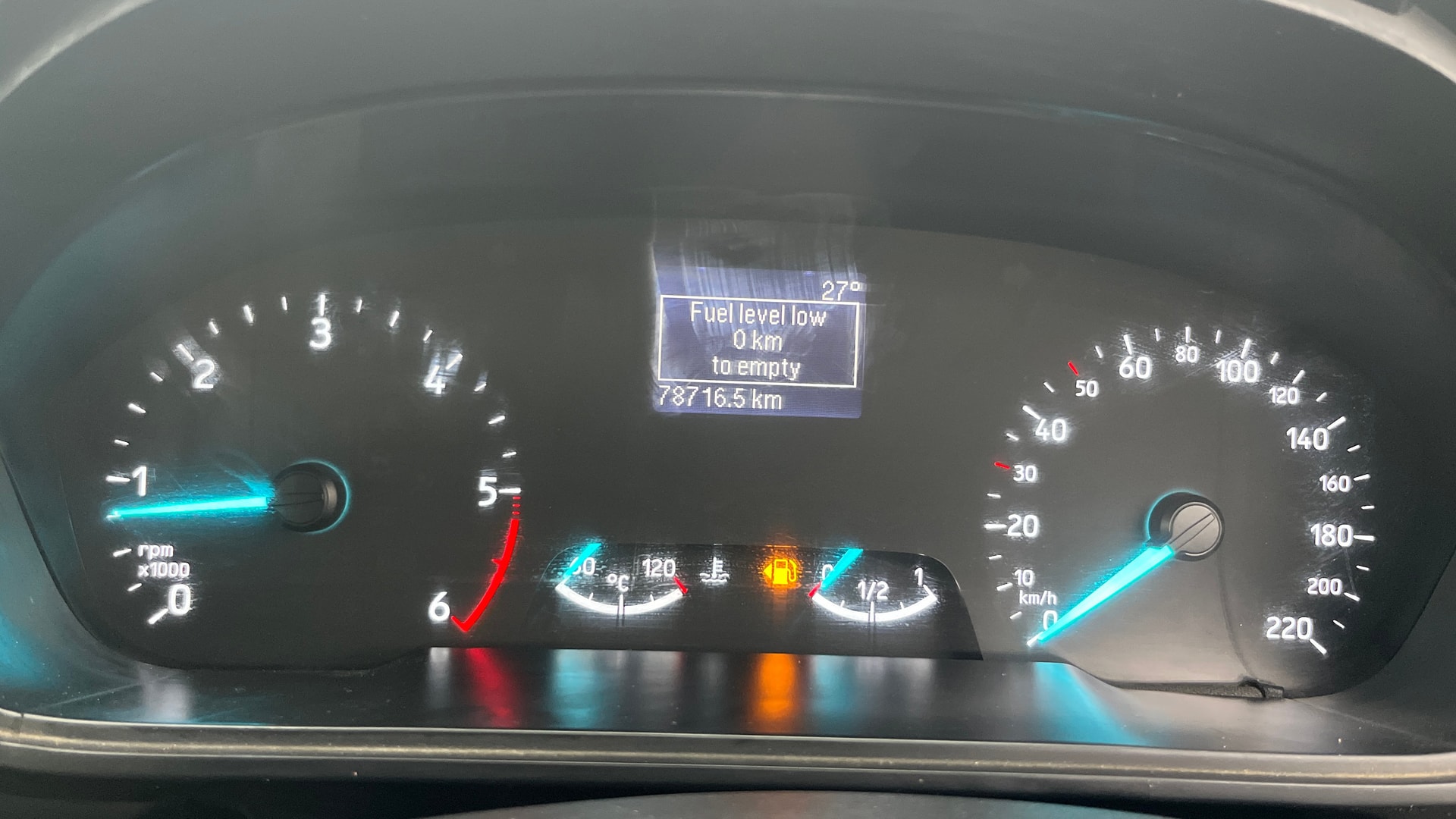 View 2018 Ford EcoSport 1.5 TDCi Diesel Ambiente BS IV Image 19 Used 2018 Ford EcoSport 1.5 TDCi Diesel Ambiente BS IV Image 19
