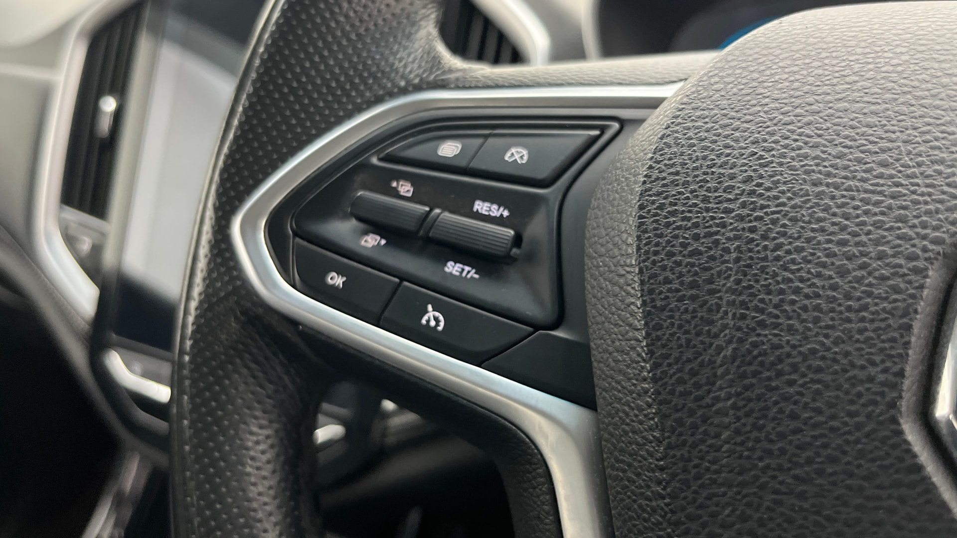 View 2021 MG Hector Sharp Diesel Image 3 Used 2021 MG Hector Sharp Diesel Image 3