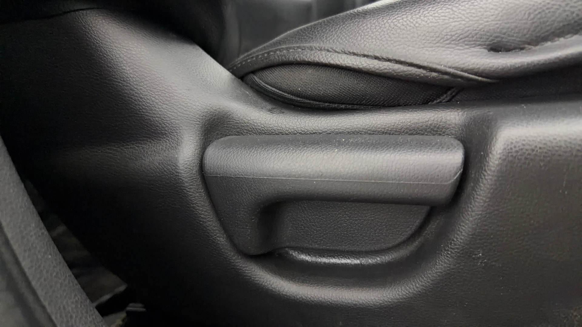 View 2019 Honda WR-V S MT Diesel Edge Edition Image 18 Used 2019 Honda WR-V S MT Diesel Edge Edition Image 18
