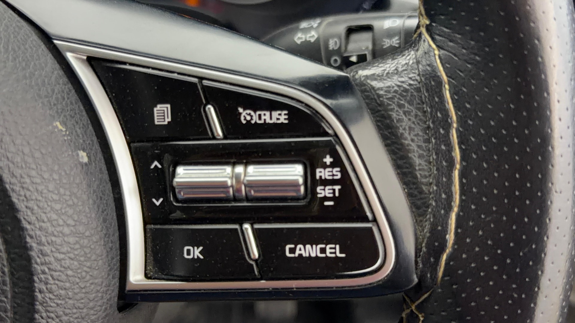 View 2023 Kia Seltos D1.5 CRDI VGT 6MT HTK Plus Image 3 Used 2023 Kia Seltos D1.5 CRDI VGT 6MT HTK Plus Image 3