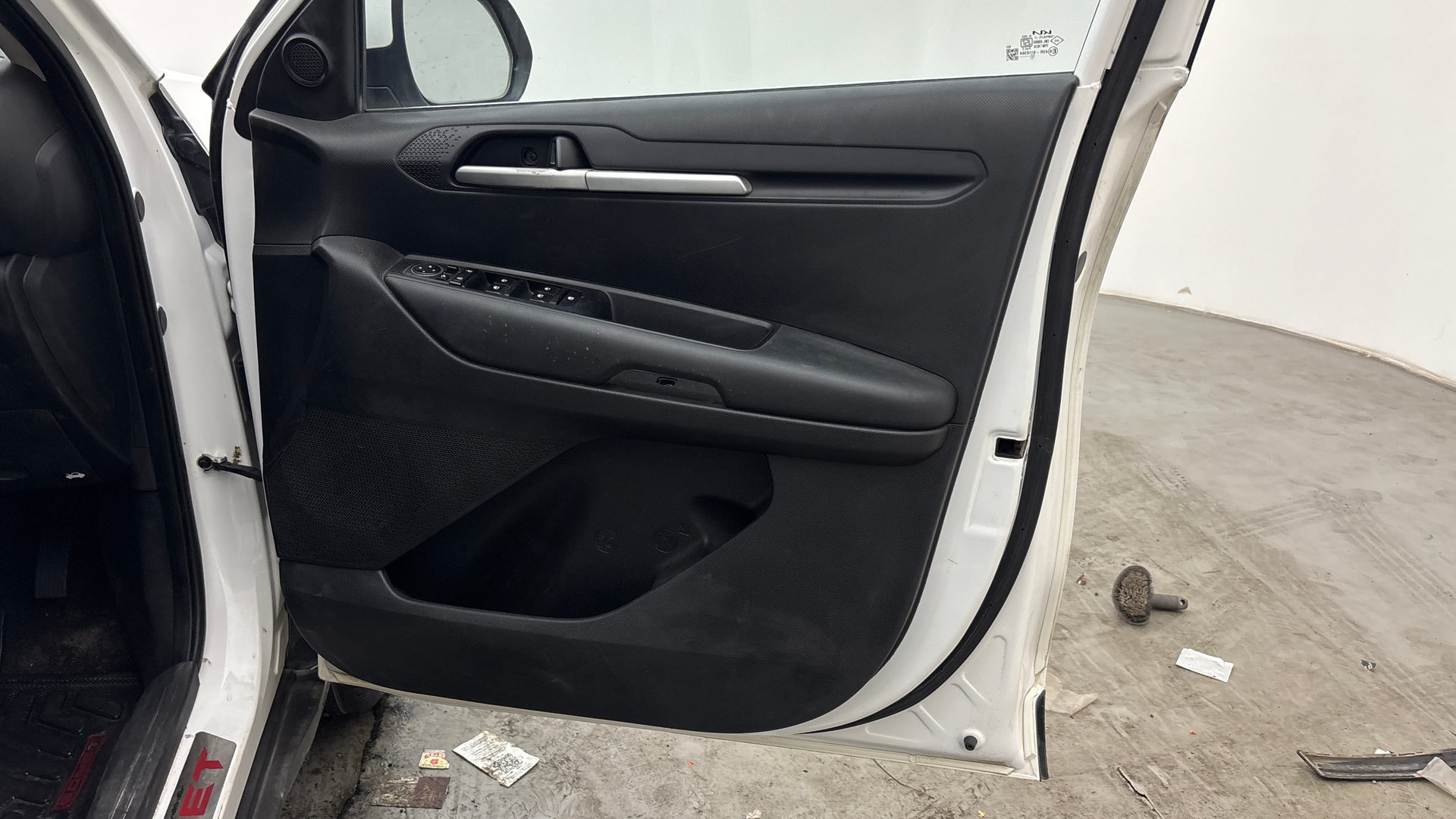 View 2022 Kia Sonet HTK Plus Diesel Image 33 Used 2022 Kia Sonet HTK Plus Diesel Image 33