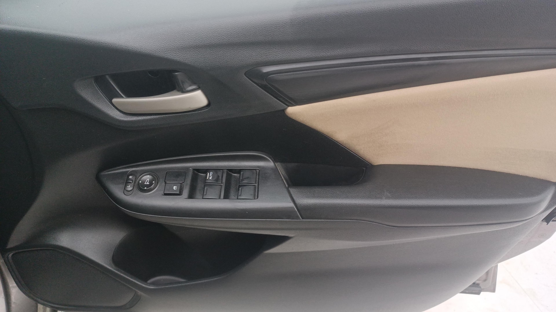 View 2015 Honda Jazz E MT Diesel Image 33 Used 2015 Honda Jazz E MT Diesel Image 33