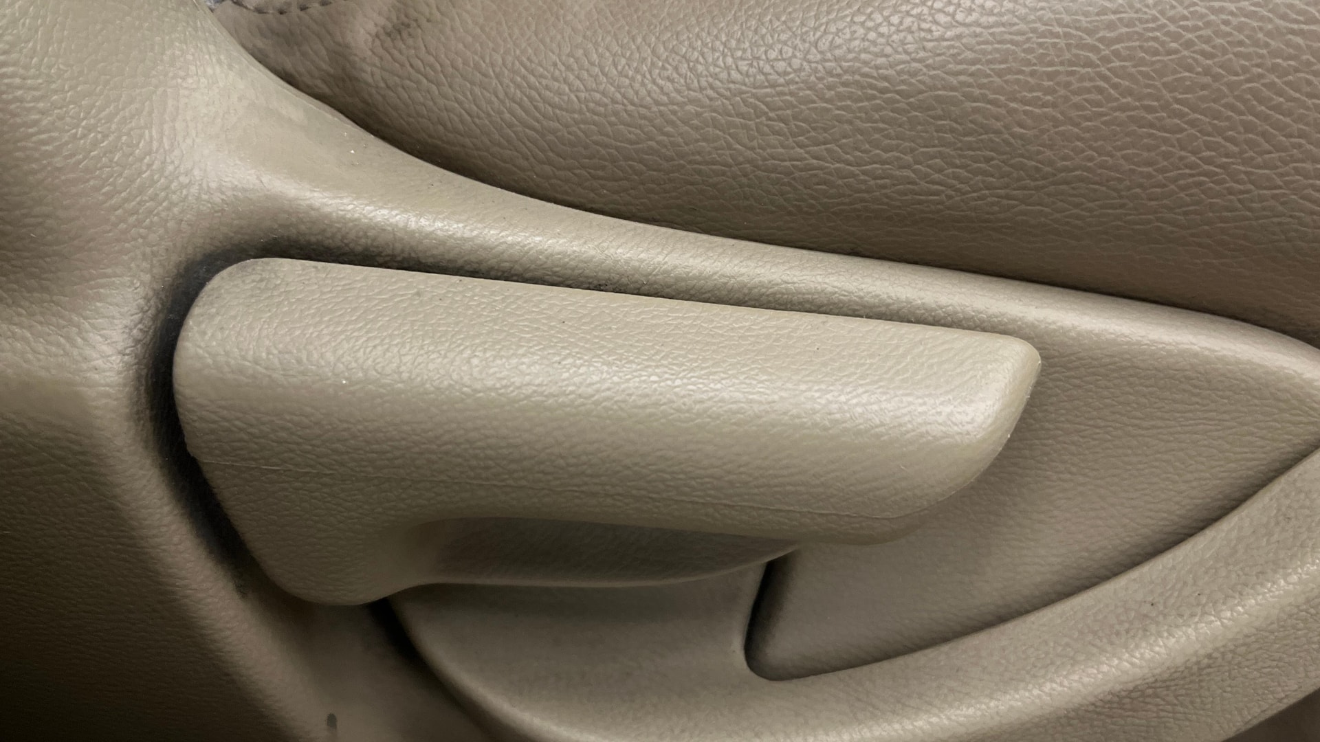 View 2015 Honda Mobilio E Diesel Image 19 Used 2015 Honda Mobilio E Diesel Image 19