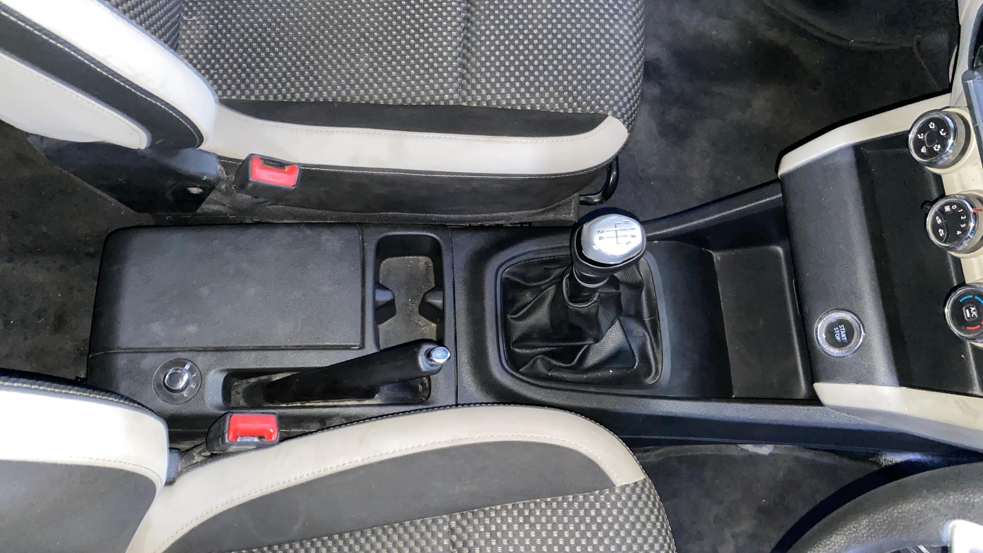 View 2019 Renault Triber RXZ Image 42 Used 2019 Renault Triber RXZ Image 42