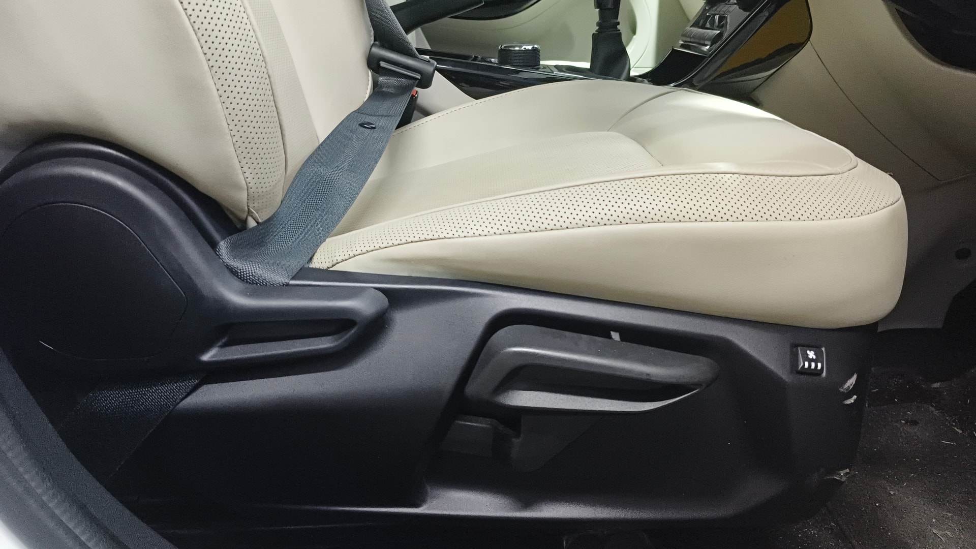 View 2022 Tata Nexon Revotron XZ Plus Image 10 Used 2022 Tata Nexon Revotron XZ Plus Image 10