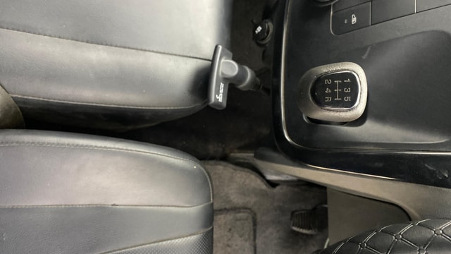 View Mahindra KUV100 Image 37 Used Mahindra KUV100 Image 37