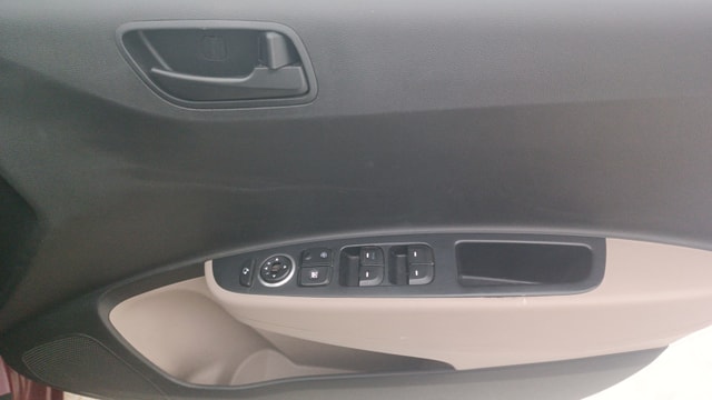 View Hyundai Grand i10 Image 32 Used Hyundai Grand i10 Image 32
