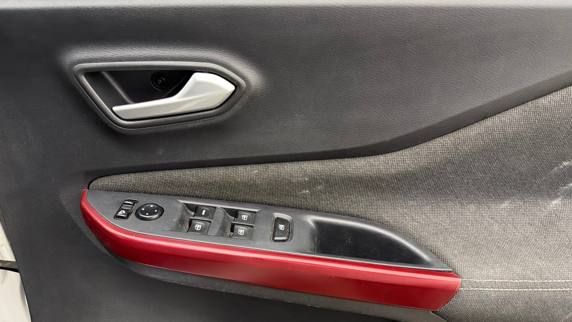 View 2022 Nissan Magnite Turbo XV CVT Red Edition Image 38 Used 2022 Nissan Magnite Turbo XV CVT Red Edition Image 38