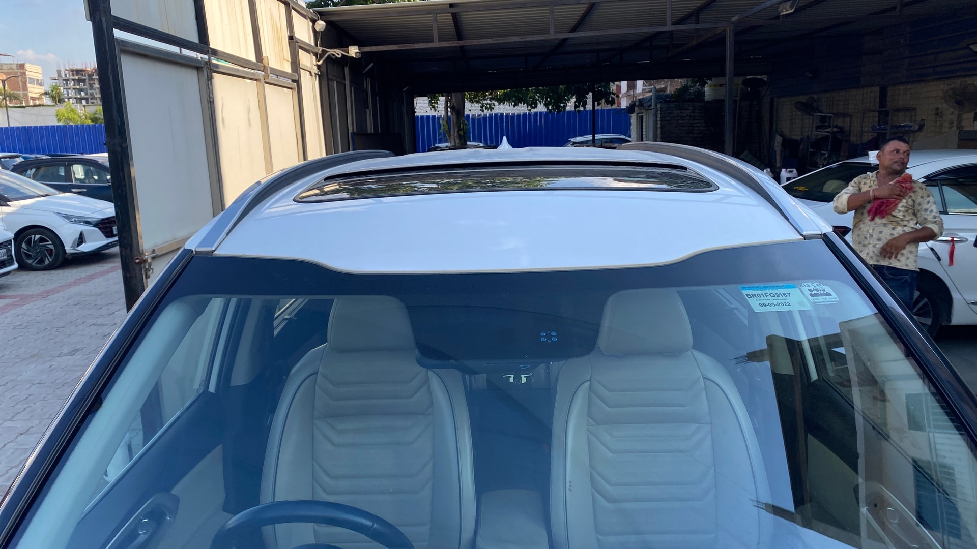 View 2022 Kia Carens Luxury Plus 1.5 AT Diesel 6 STR Image 36 Used 2022 Kia Carens Luxury Plus 1.5 AT Diesel 6 STR Image 36