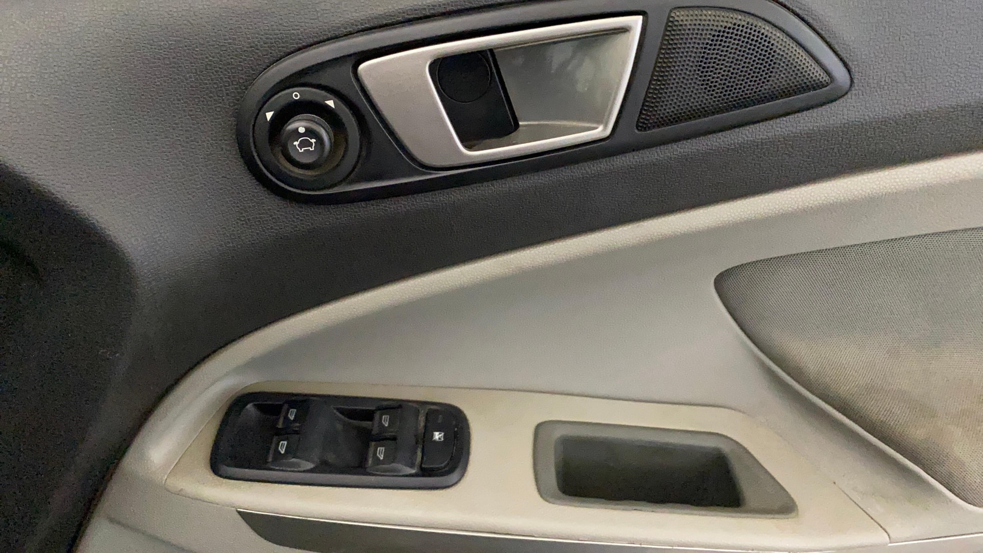 View 2016 Ford EcoSport 1.5 TDCi Diesel Ambiente BS IV Image 33 Used 2016 Ford EcoSport 1.5 TDCi Diesel Ambiente BS IV Image 33