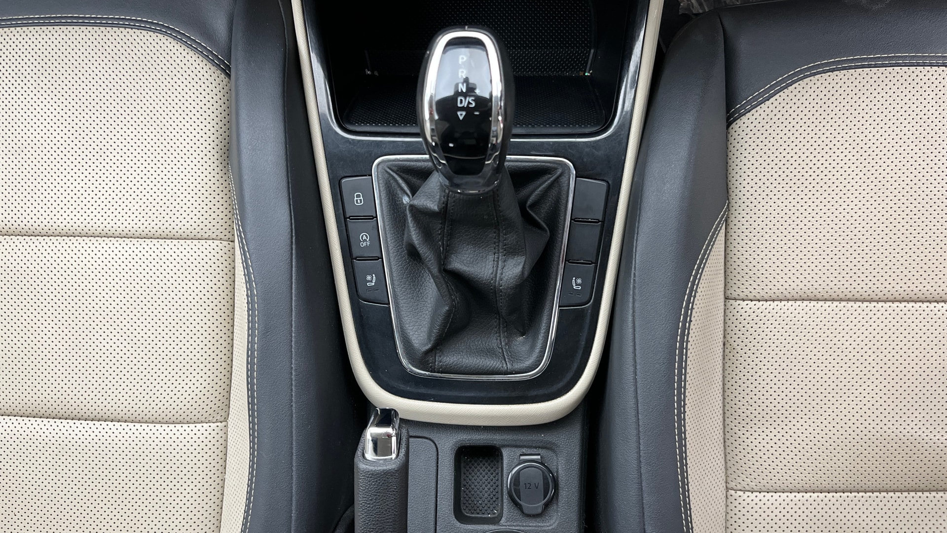 View 2023 Skoda Slavia Style 1.0 TSI AT Image 41 Used 2023 Skoda Slavia Style 1.0 TSI AT Image 41