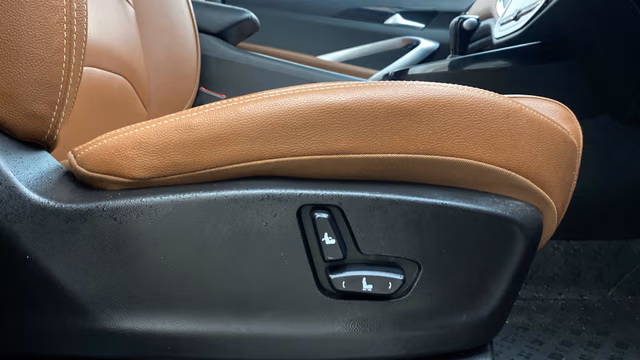 View MG Hector Plus Image 12 Used MG Hector Plus Image 12