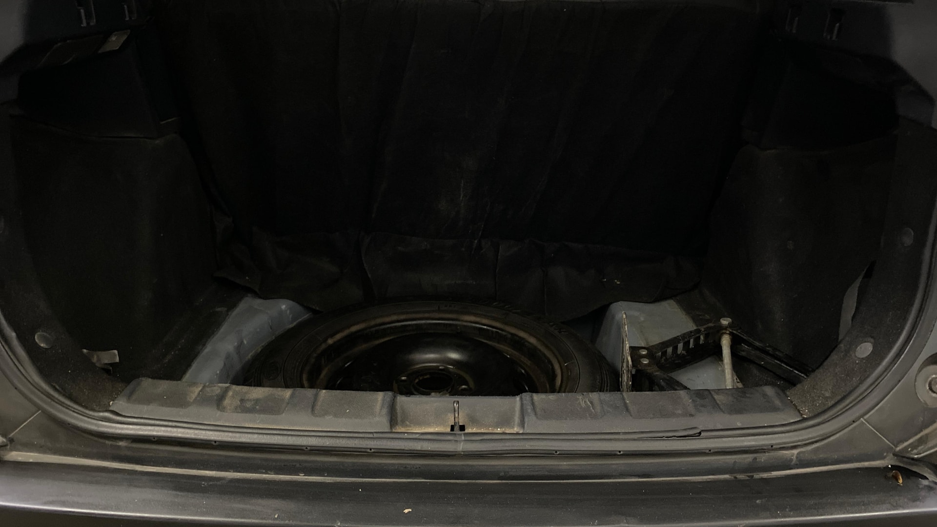 View 2022 Tata Nexon Revotron XE Image 6 Used 2022 Tata Nexon Revotron XE Image 6