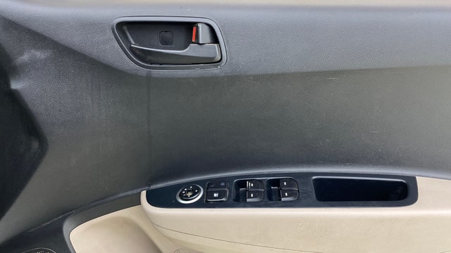 View Hyundai Grand i10 Image 32 Used Hyundai Grand i10 Image 32