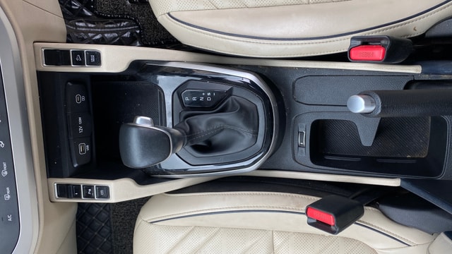 View Kia Carens Image 44 Used Kia Carens Image 44