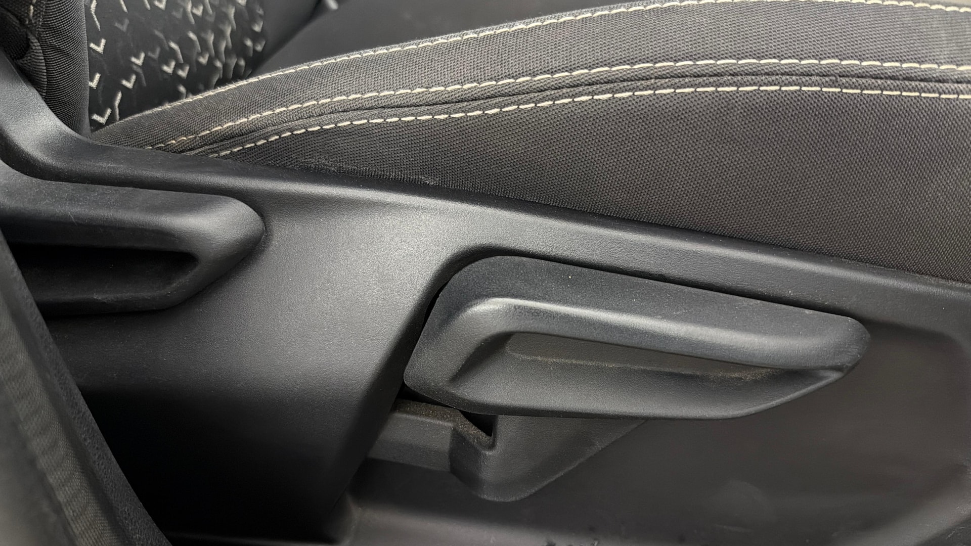View 2022 Tata Tiago Revotorq XB Image 18 Used 2022 Tata Tiago Revotorq XB Image 18