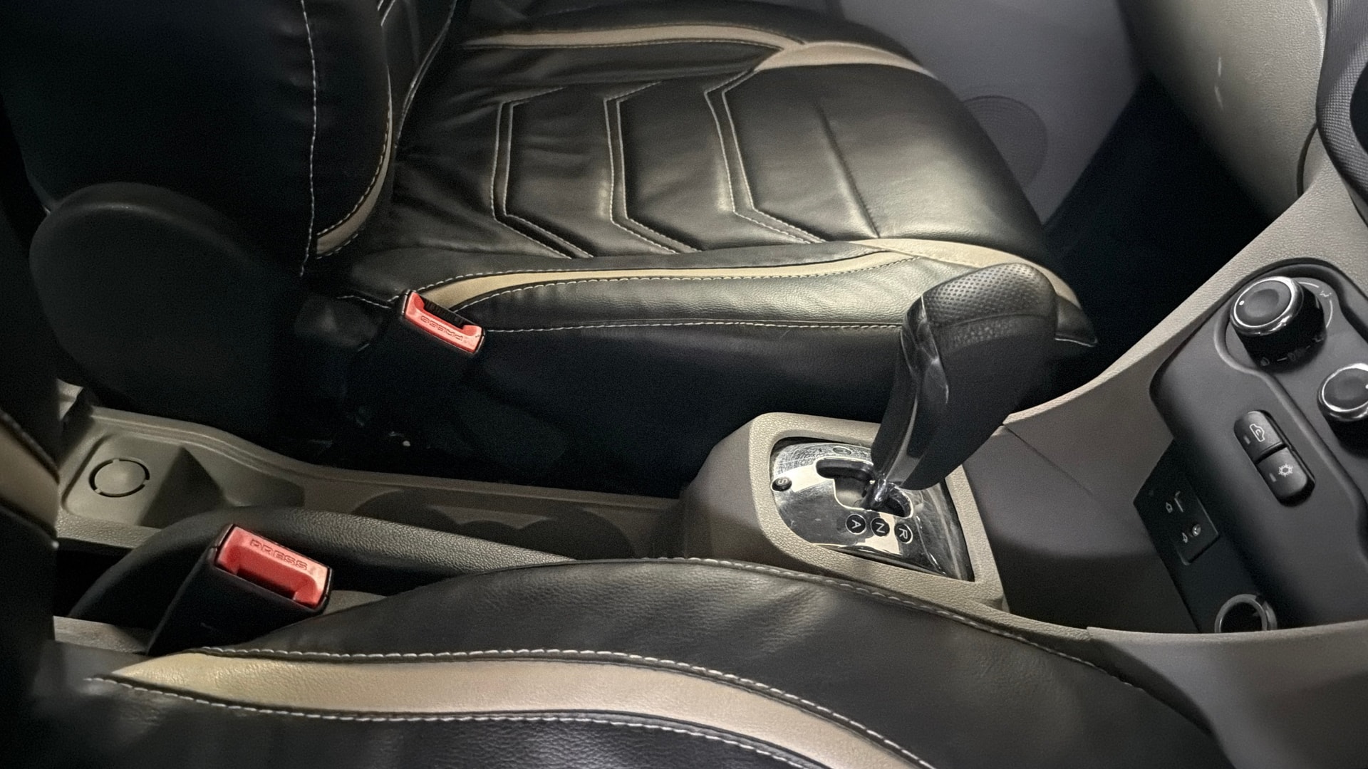View 2019 Tata Tiago Revotorq XB Image 37 Used 2019 Tata Tiago Revotorq XB Image 37
