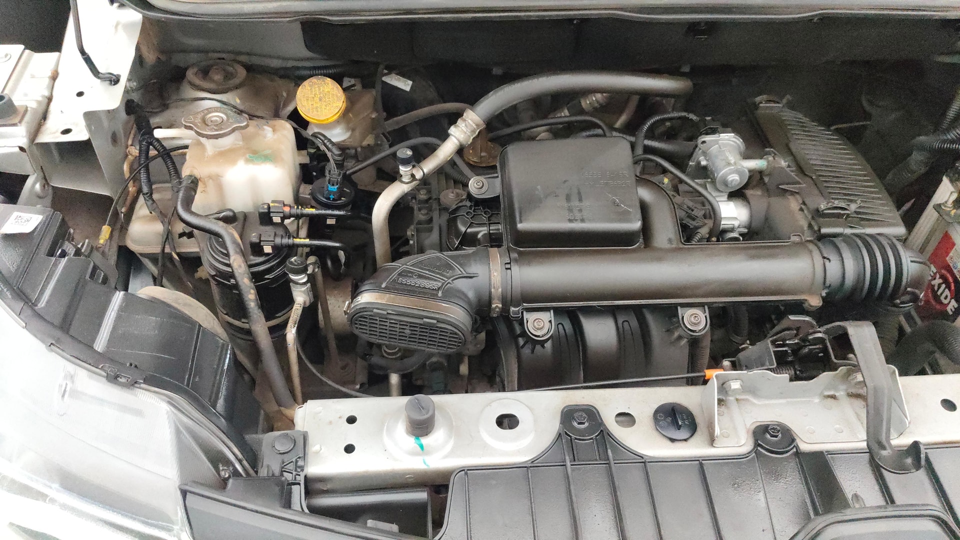 View 2022 Renault Triber RXZ Image 3 Used 2022 Renault Triber RXZ Image 3
