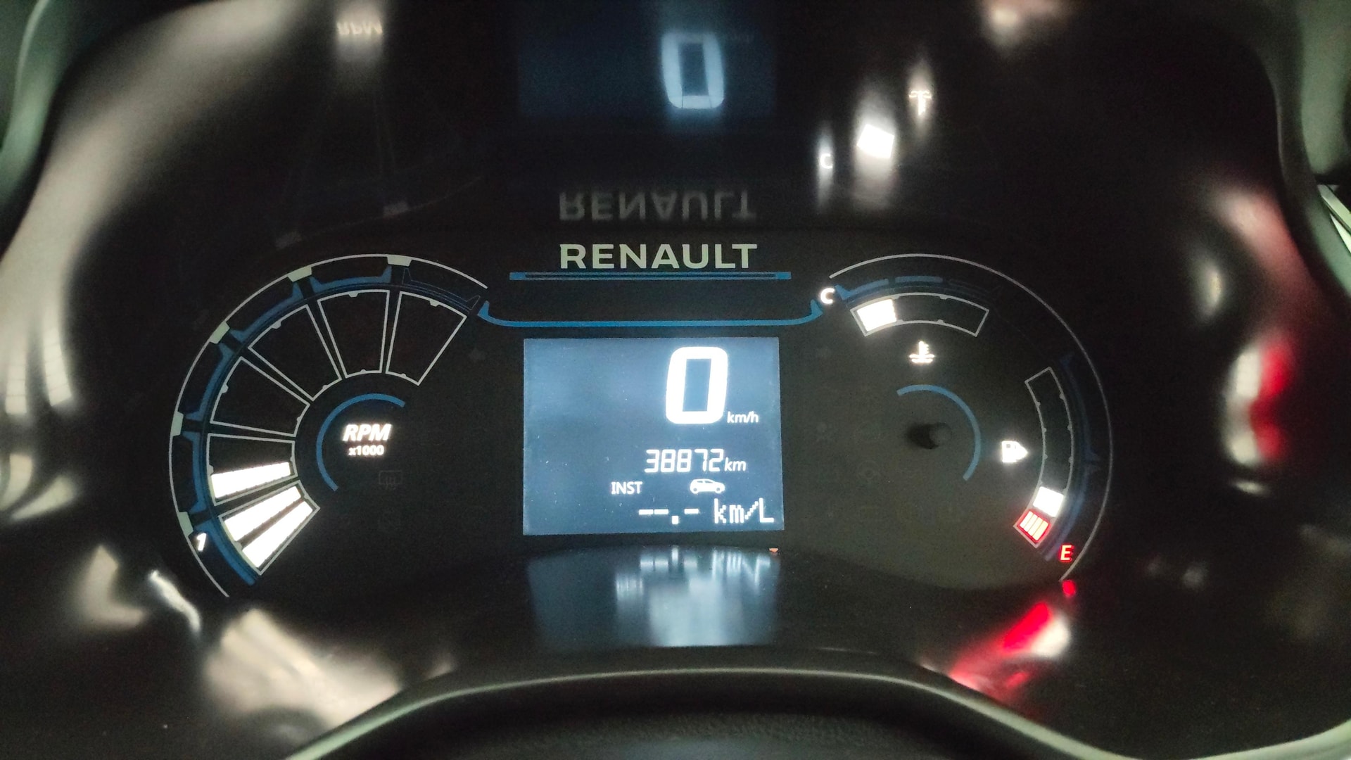 View 2022 Renault Triber RXZ Image 36 Used 2022 Renault Triber RXZ Image 36