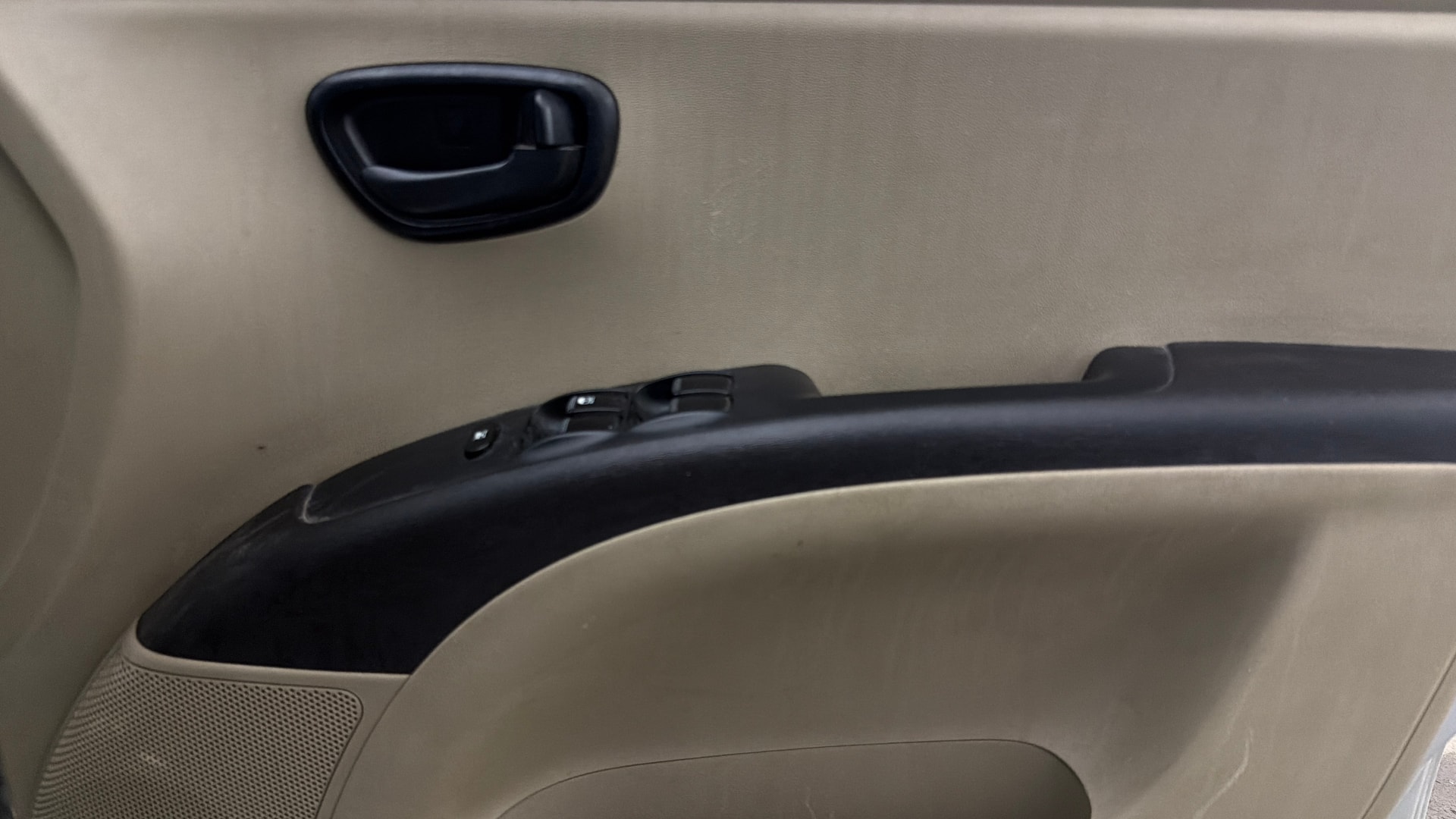 View 2016 Hyundai i10 1.2 Magna MT Image 33 Used 2016 Hyundai i10 1.2 Magna MT Image 33