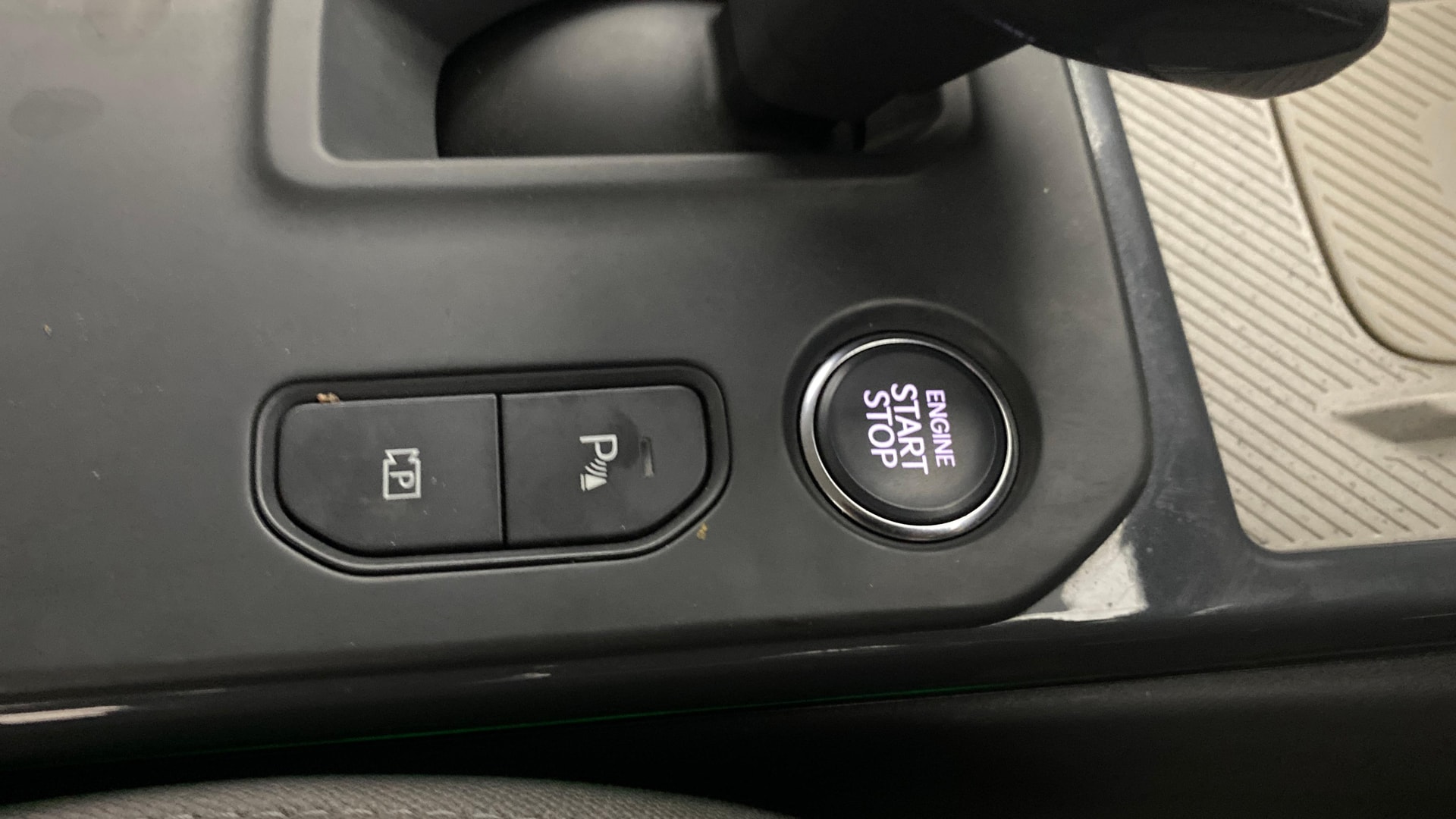 View 2025 Kia Syros HTX Plus (O) DCT Petrol Image 41 Used 2025 Kia Syros HTX Plus (O) DCT Petrol Image 41