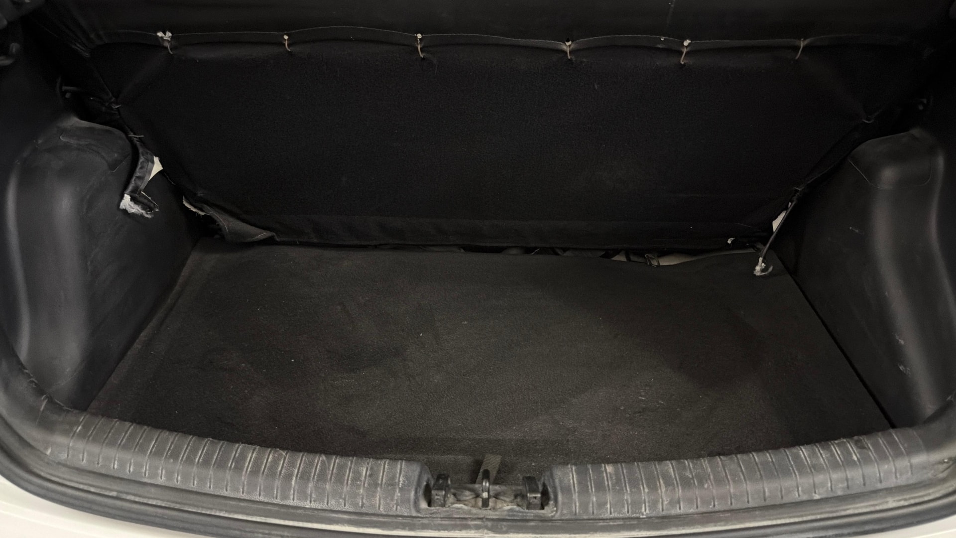 View 2016 Hyundai Grand i10 Magna 1.2 Kappa VTVT Image 10 Used 2016 Hyundai Grand i10 Magna 1.2 Kappa VTVT Image 10