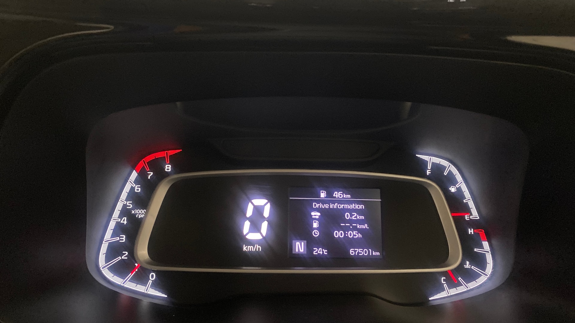 View 2021 Kia Sonet HTX iMT Petrol Image 37 Used 2021 Kia Sonet HTX iMT Petrol Image 37