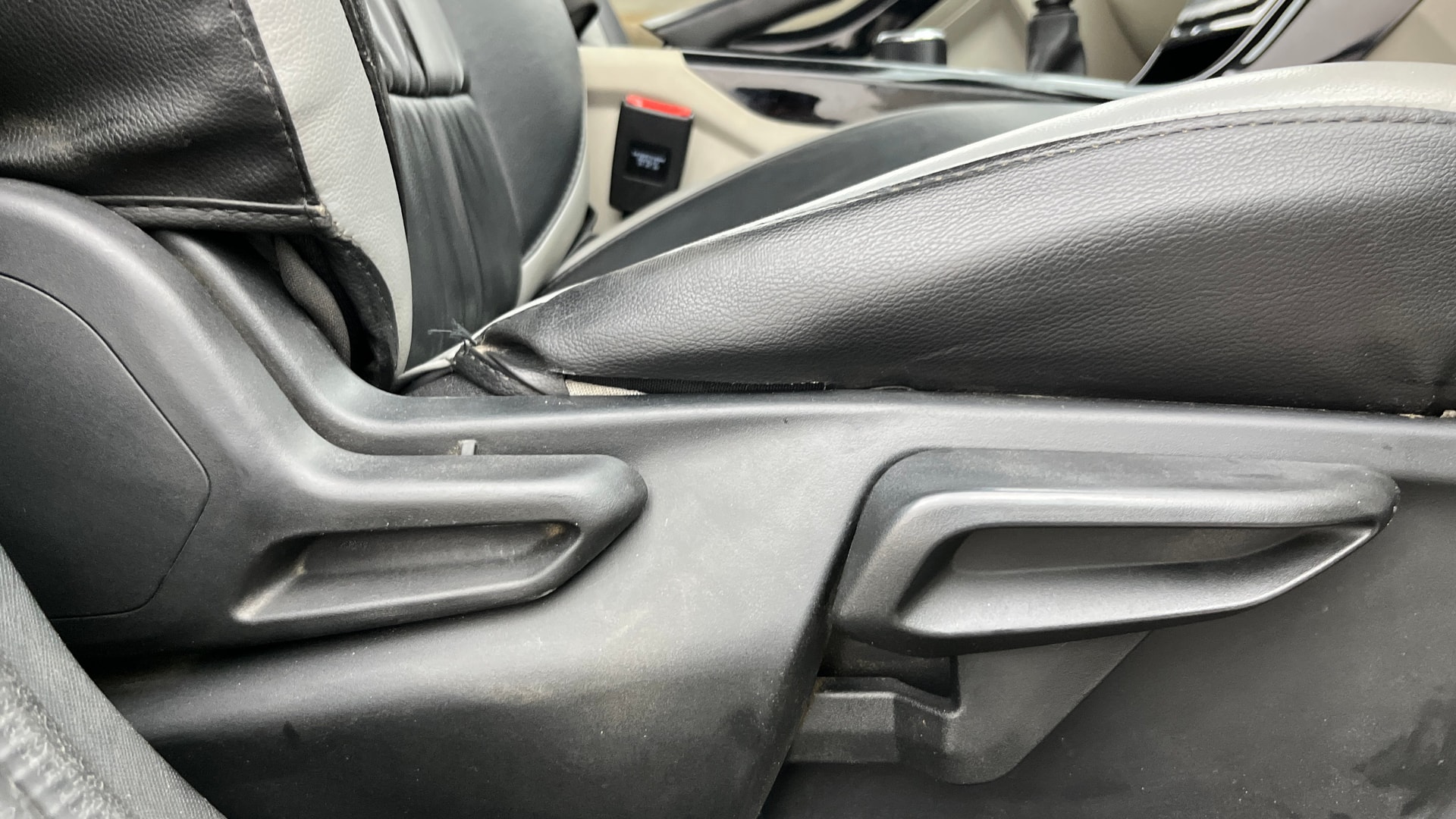 View 2020 Tata Nexon Revotron XE Image 18 Used 2020 Tata Nexon Revotron XE Image 18