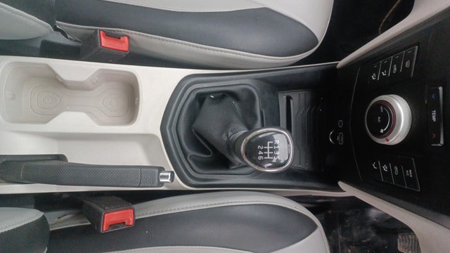 View Mahindra XUV300 Image 38 Used Mahindra XUV300 Image 38