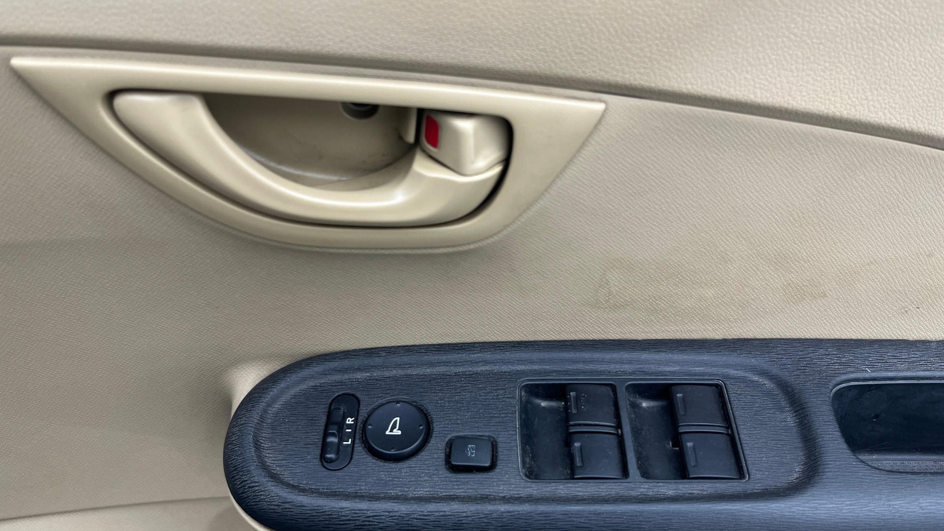 View 2015 Honda Amaze E MT Petrol BS IV Image 33 Used 2015 Honda Amaze E MT Petrol BS IV Image 33