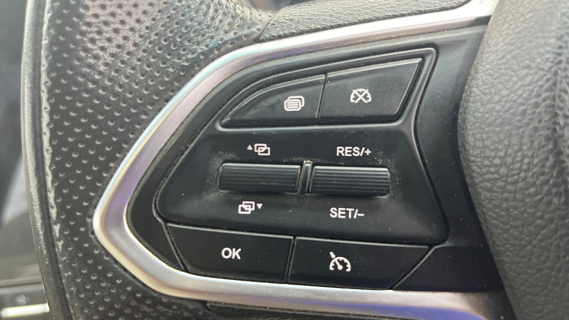 View 2021 MG Hector Sharp Diesel Image 3 Used 2021 MG Hector Sharp Diesel Image 3