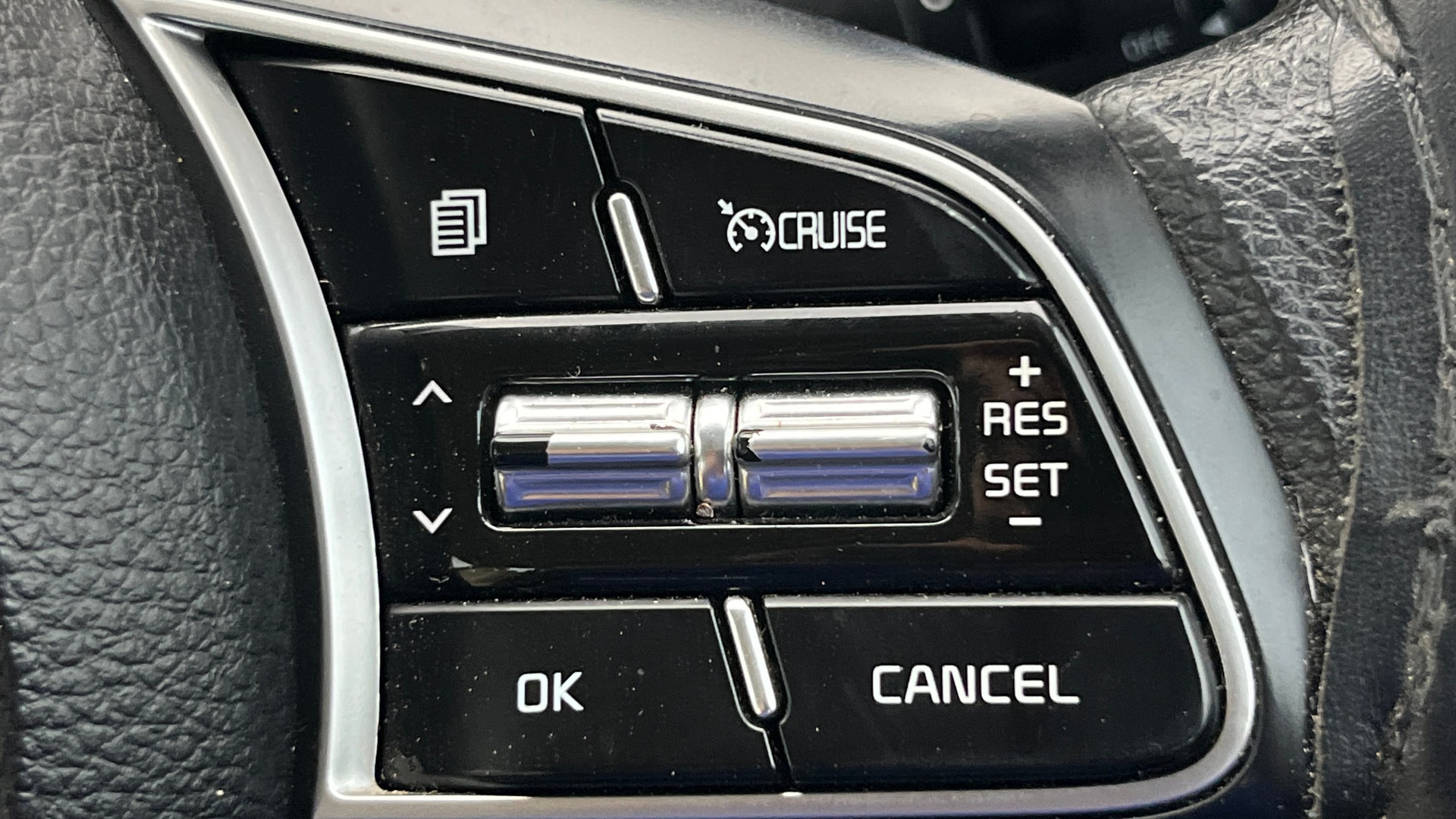 View 2022 Kia Seltos D1.5 CRDI VGT 6MT HTK Plus Image 3 Used 2022 Kia Seltos D1.5 CRDI VGT 6MT HTK Plus Image 3