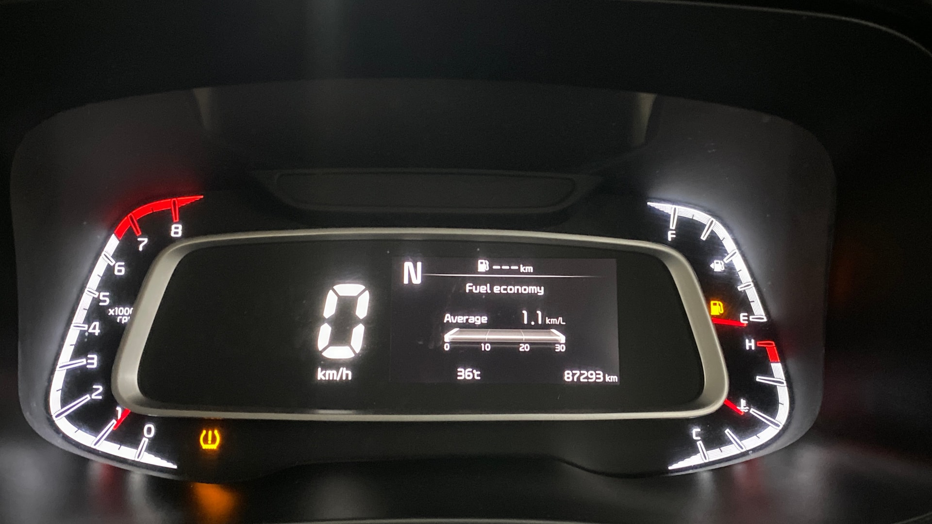 View 2021 Kia Sonet HTX Plus iMT Petrol Image 36 Used 2021 Kia Sonet HTX Plus iMT Petrol Image 36