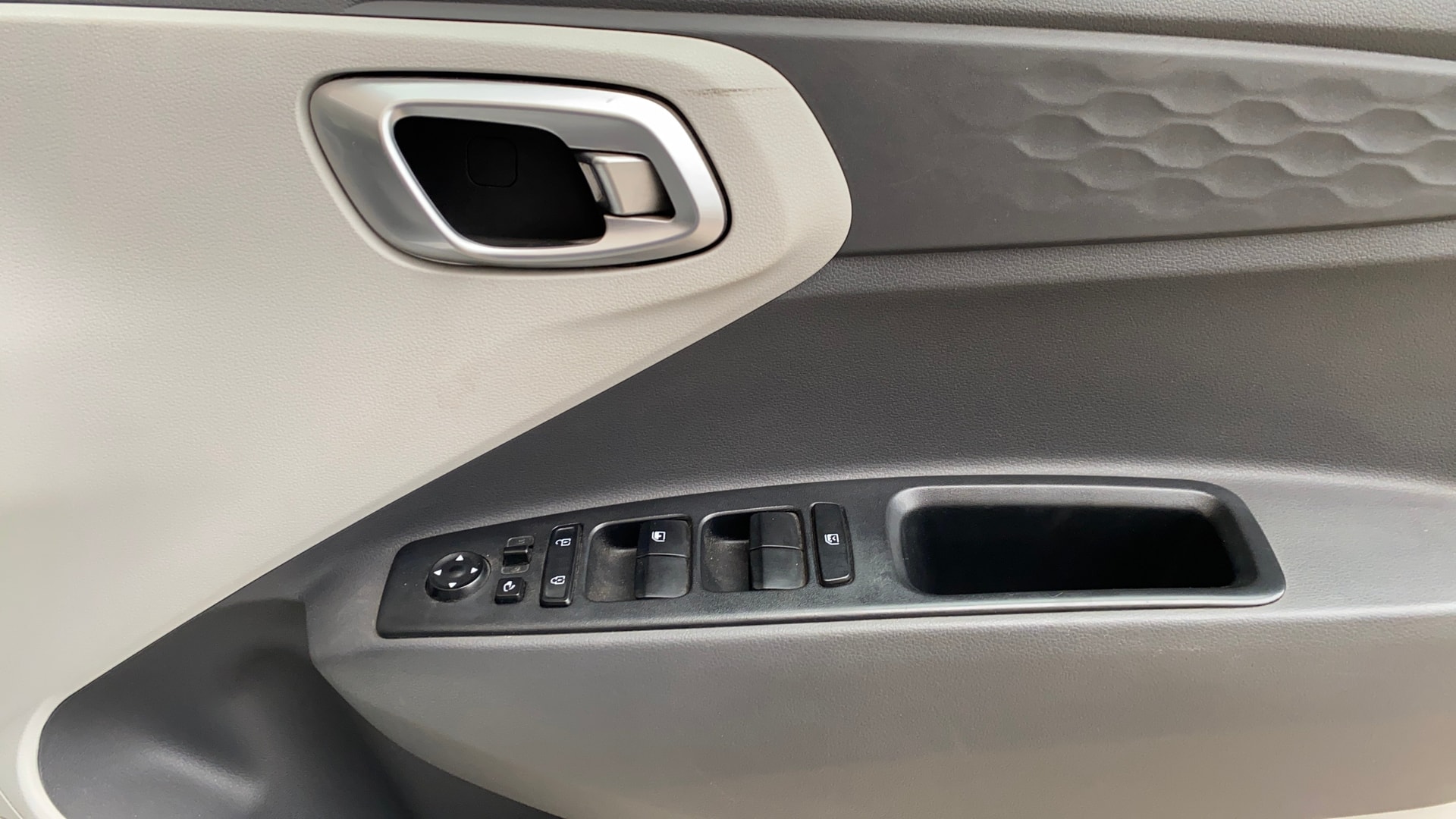 View 2020 Hyundai Grand i10 Nios Sportz Petrol AMT Image 41 Used 2020 Hyundai Grand i10 Nios Sportz Petrol AMT Image 41