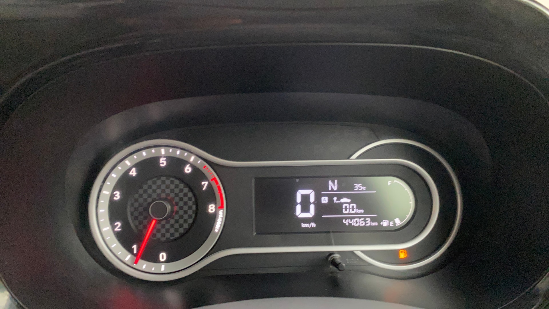View 2020 Hyundai Grand i10 Nios Sportz Petrol AMT Image 22 Used 2020 Hyundai Grand i10 Nios Sportz Petrol AMT Image 22