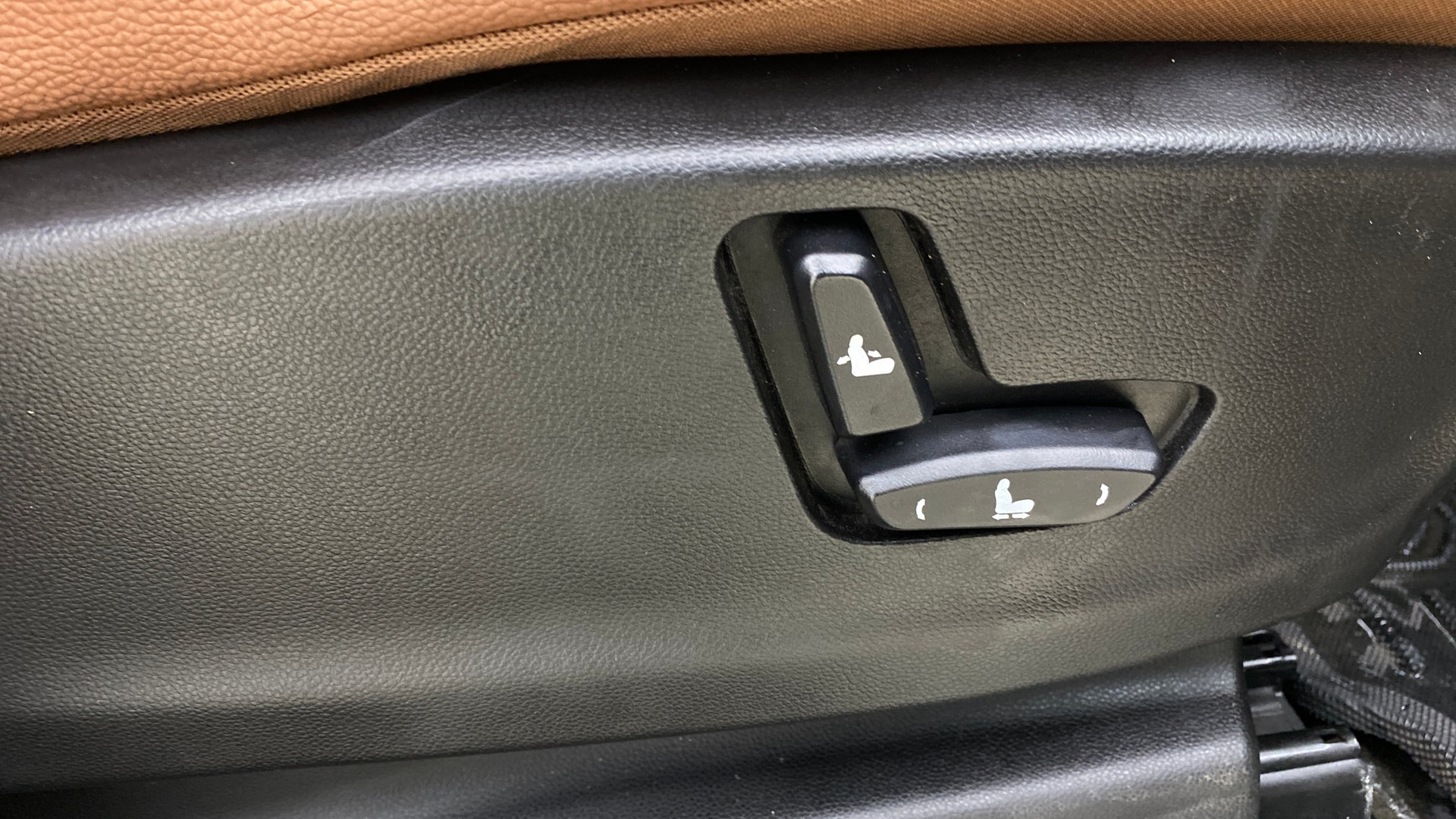 View 2021 MG Hector Plus Sharp CVT Petrol Image 12 Used 2021 MG Hector Plus Sharp CVT Petrol Image 12