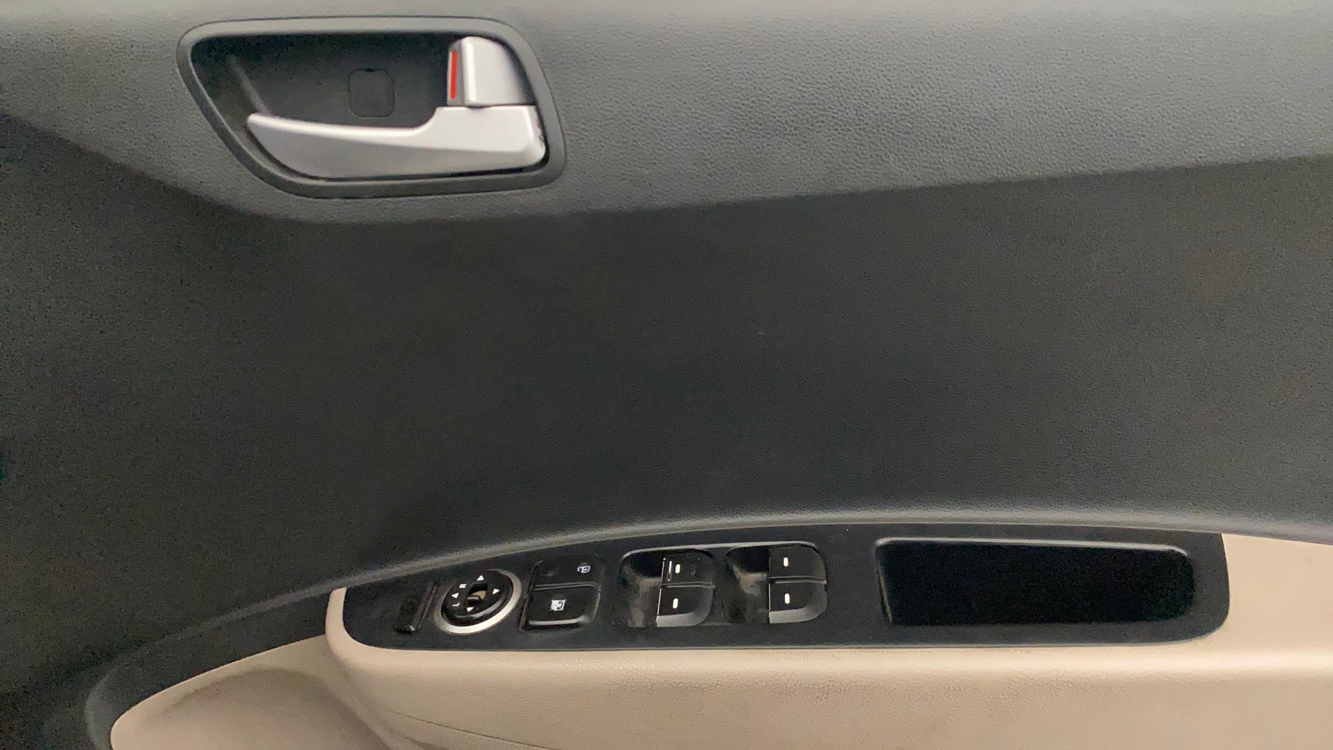 View 2018 Hyundai Grand i10 1.2 Asta Diesel Image 33 Used 2018 Hyundai Grand i10 1.2 Asta Diesel Image 33