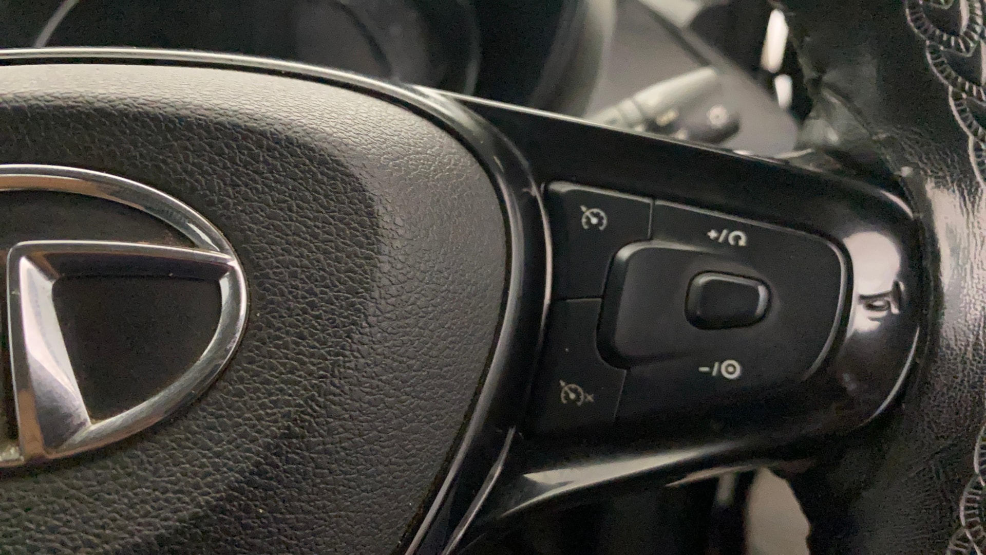 View 2021 Tata Nexon Revotron XE Image 3 Used 2021 Tata Nexon Revotron XE Image 3