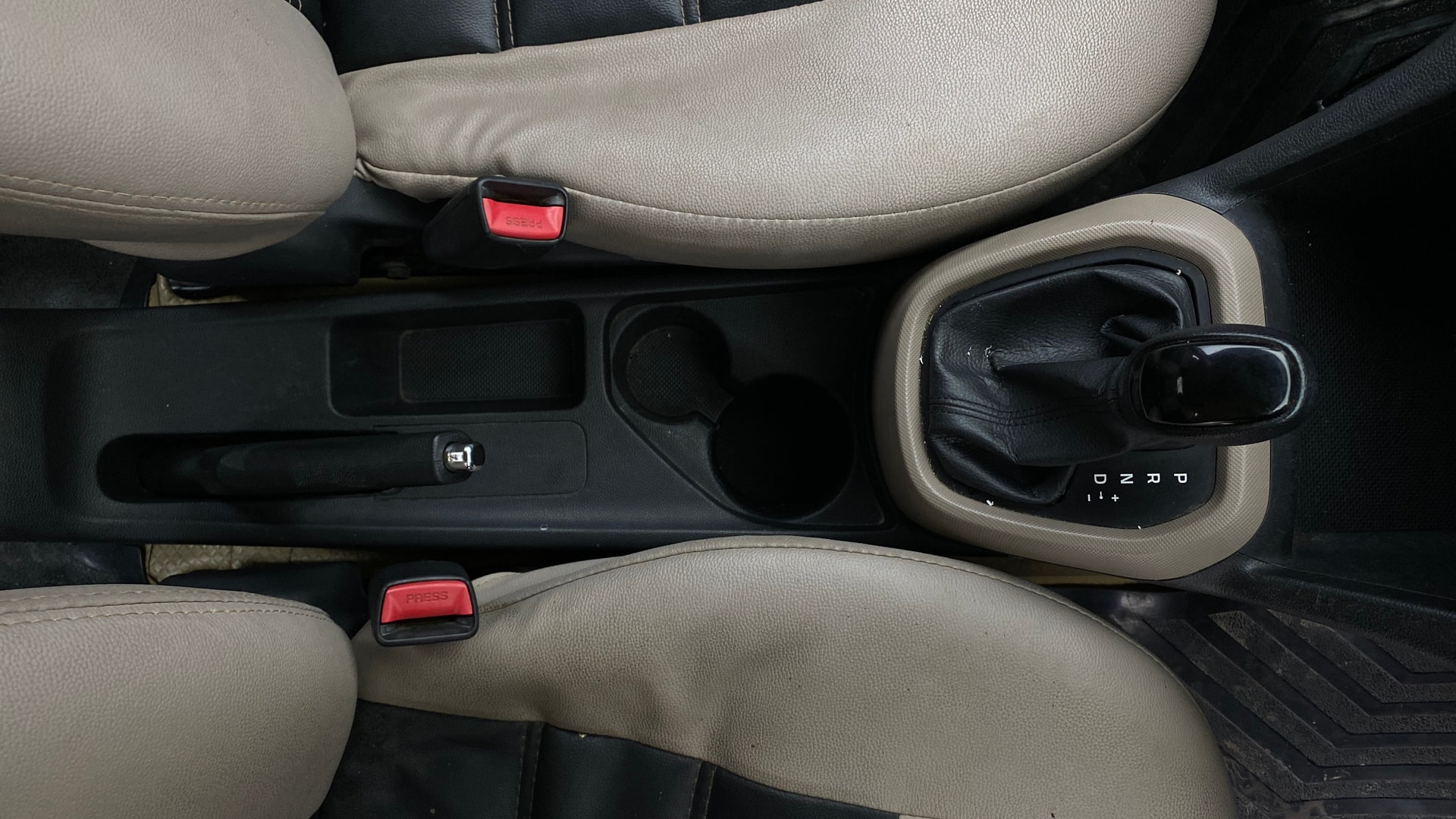 View 2016 Hyundai Grand i10 Asta AT 1.2 Kappa VTVT Image 39 Used 2016 Hyundai Grand i10 Asta AT 1.2 Kappa VTVT Image 39