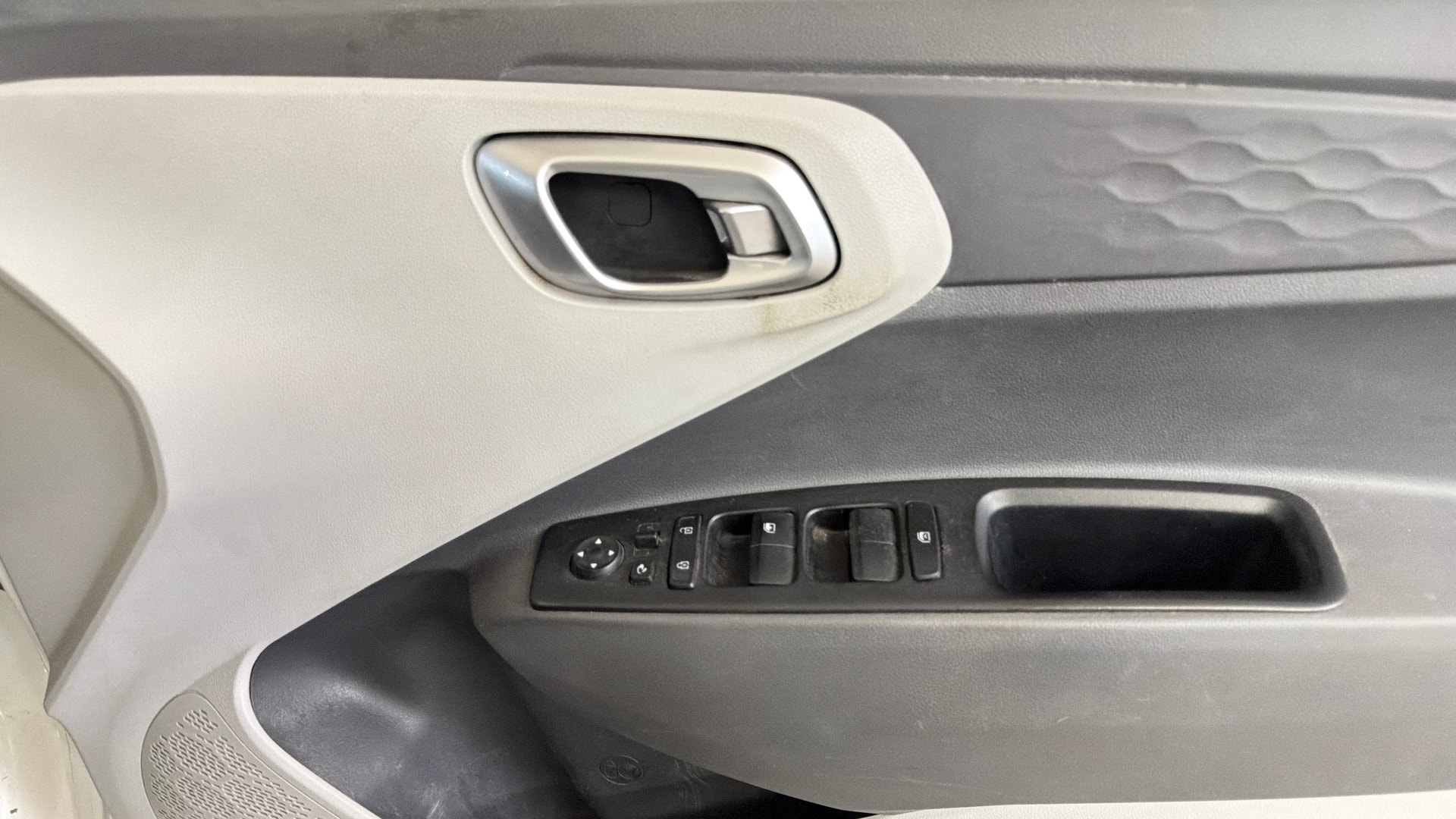 View 2022 Hyundai Grand i10 Nios Sportz Petrol AMT Image 33 Used 2022 Hyundai Grand i10 Nios Sportz Petrol AMT Image 33