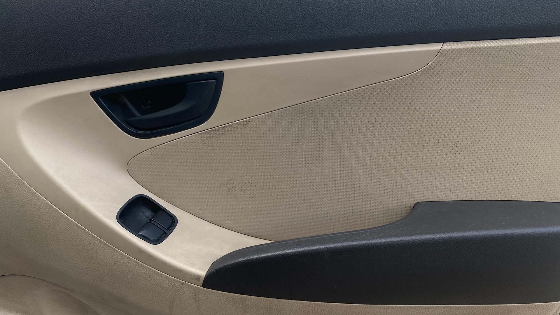 View 2017 Hyundai EON Magna Plus Image 33 Used 2017 Hyundai EON Magna Plus Image 33