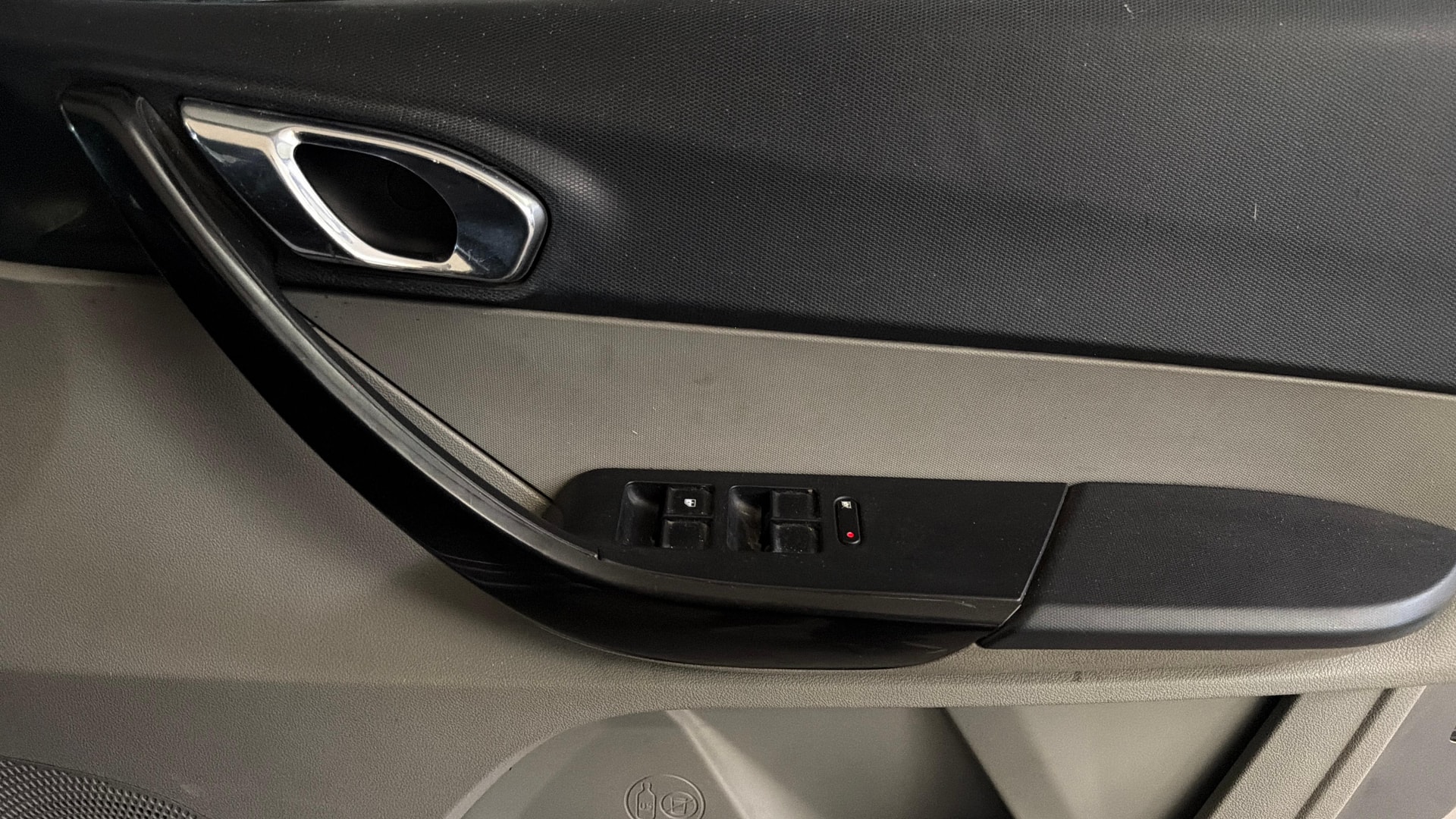 View 2019 Tata Tigor XE Diesel Image 33 Used 2019 Tata Tigor XE Diesel Image 33