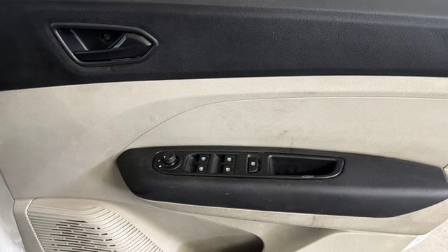 View Renault Triber Image 33 Used Renault Triber Image 33