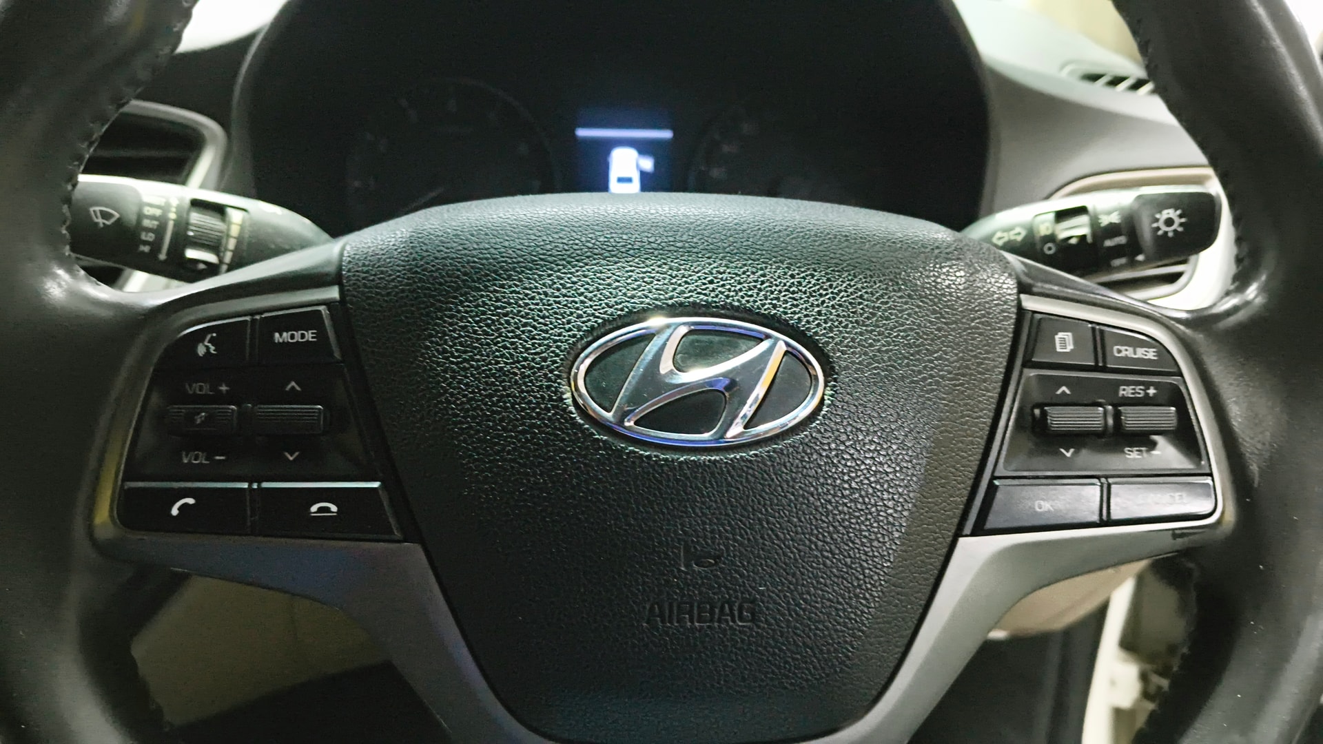 View 2018 Hyundai Verna 1.6 VTVT SX (O) Image 3 Used 2018 Hyundai Verna 1.6 VTVT SX (O) Image 3